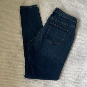 Universal Thread Curvy Skinny Jeans